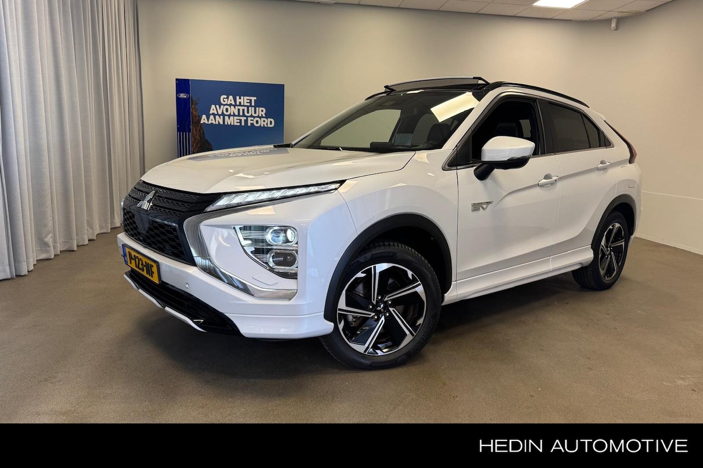 Mitsubishi Eclipse Cross - 2.4 PHEV Instyle | Pano | Trekhaak | Leder | 360Camera | Head-Up Display | - AutoWereld.nl
