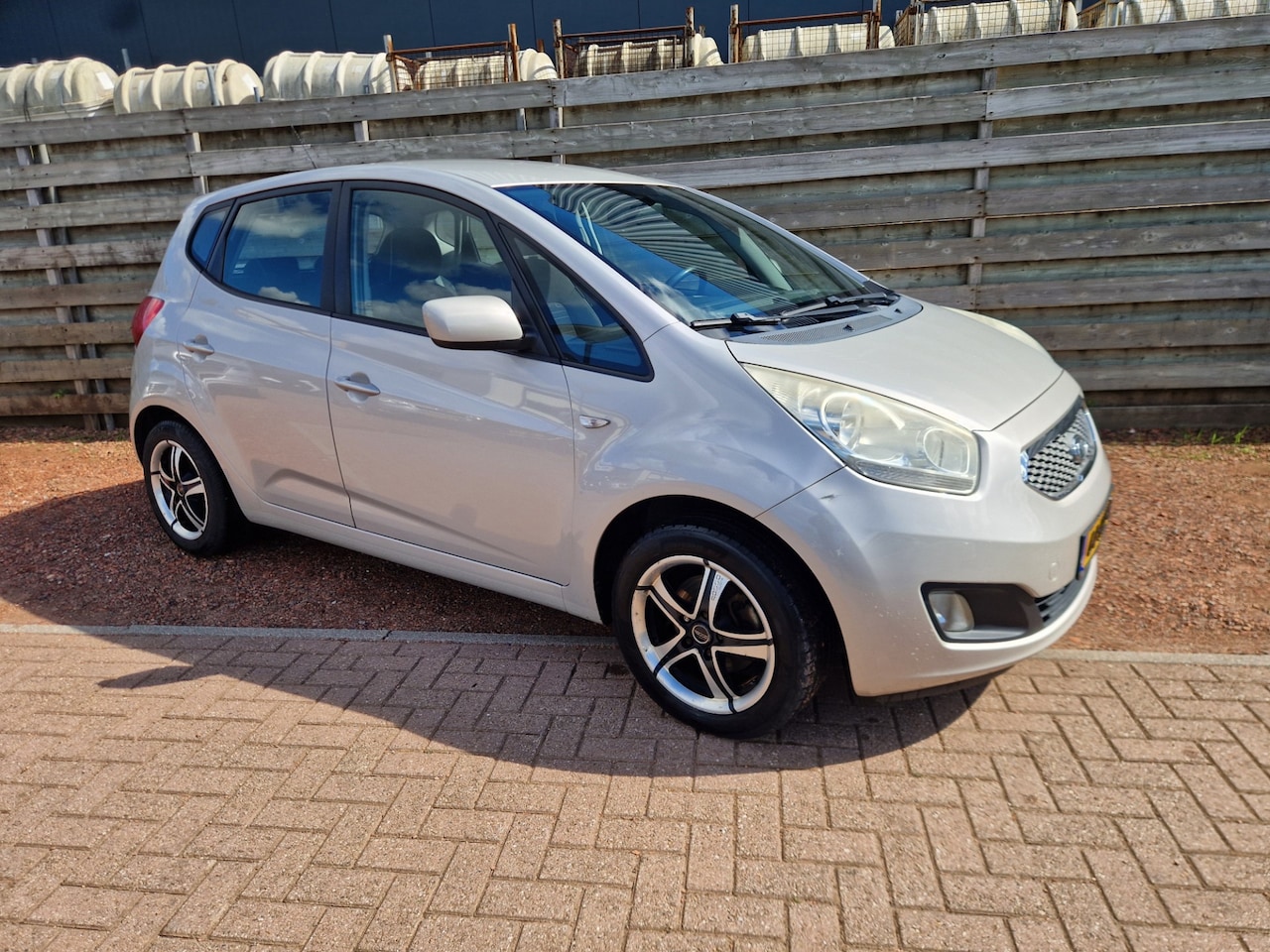 Kia Venga - 1.4 CVVT X-tra 1.4 CVVT X-tra - AutoWereld.nl