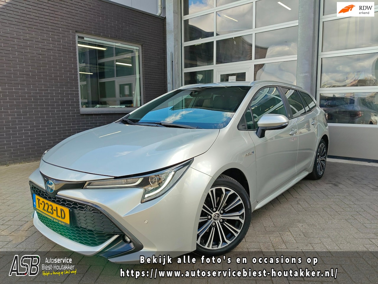 Toyota Corolla Touring Sports - 1.8 Hybrid Dynamic | Rijondersteuning | Cruise Control | Sensoren V + A | Achteruitrijcame - AutoWereld.nl
