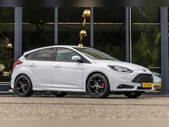 Ford Focus - 2.0 EcoBoost ST-2 | Zeer netjes |