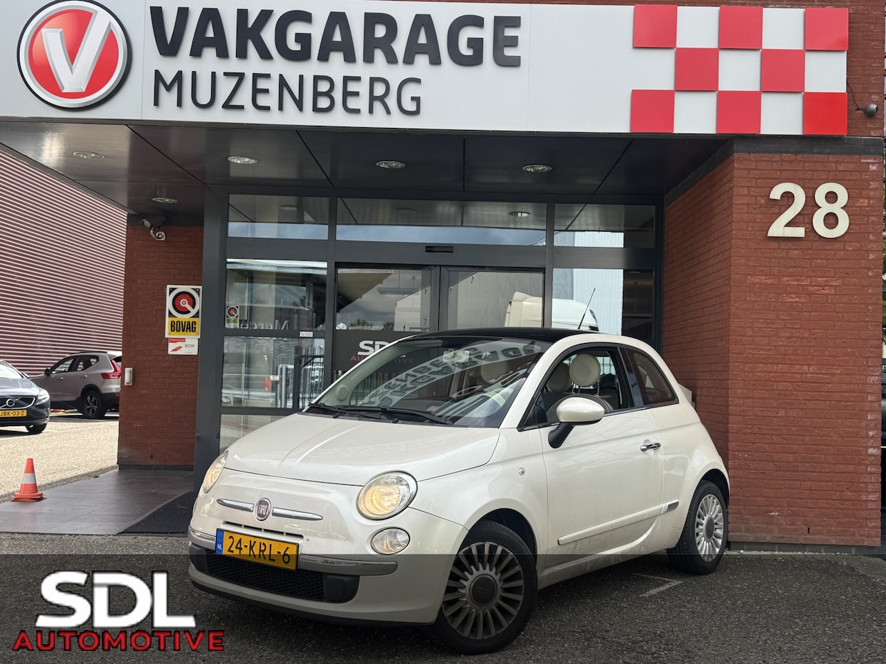 Fiat 500 - 1.2 Lounge // AIRCO // PANO // LICHT METALEN VELGEN // COMPLEET ONDERHOUDEN!! // - AutoWereld.nl