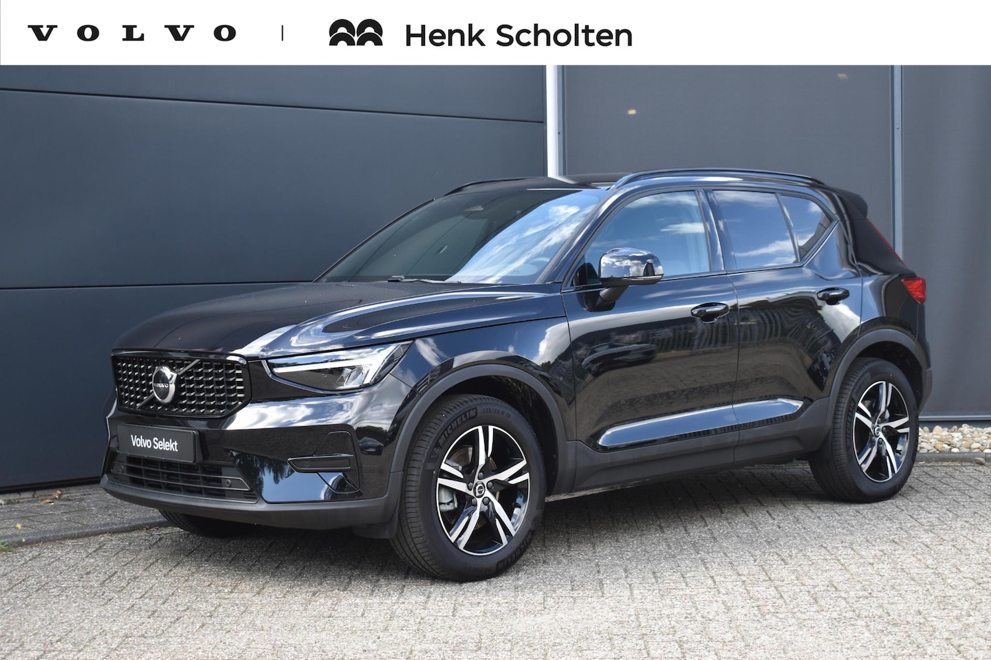 Volvo XC40 - B4 Plus Dark | Trekhaak | Verwarmbare voorstoelen, voorruit en stuurwiel | Premium audio b - AutoWereld.nl