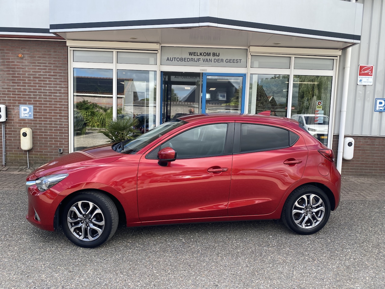 Mazda 2 - 1.5 Skyactiv-G GT-Luxury Navigatie Stoelverwarming - AutoWereld.nl