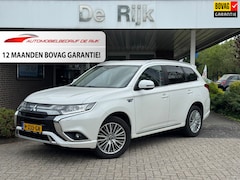 Mitsubishi Outlander - 2.4 PHEV Pure | Carplay/Android, Camera, Stoelverw., Climate, Cruise | Parelmoer | Dealero