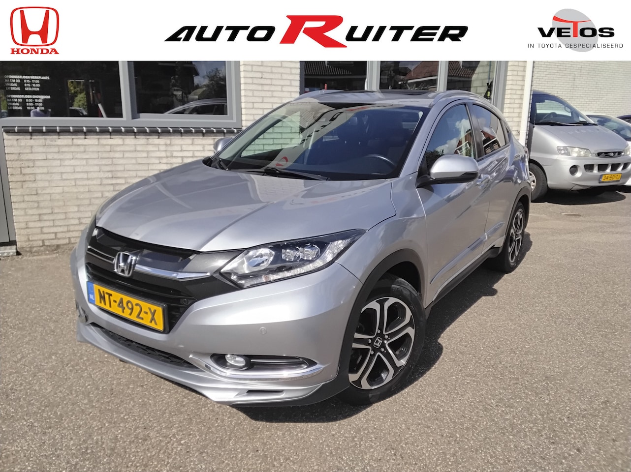 Honda HR-V - 1.5 i-VTEC Executive *sportpakket*chromepakket*trekhaak* - AutoWereld.nl