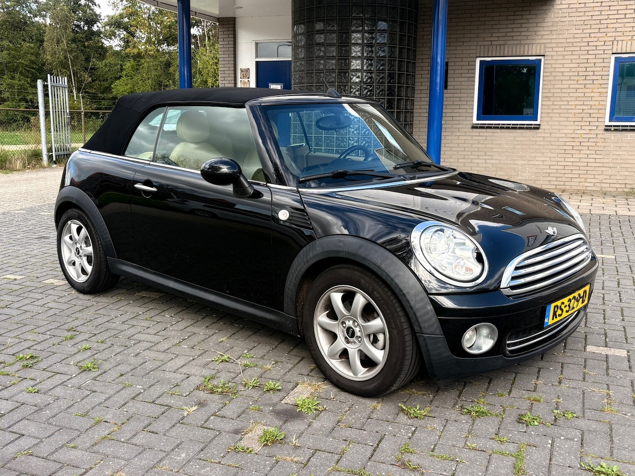 MINI Cabrio - 1.6 Cooper/Leder/Stoel verw./Nieuwe Dak/Goed onderhouden - AutoWereld.nl