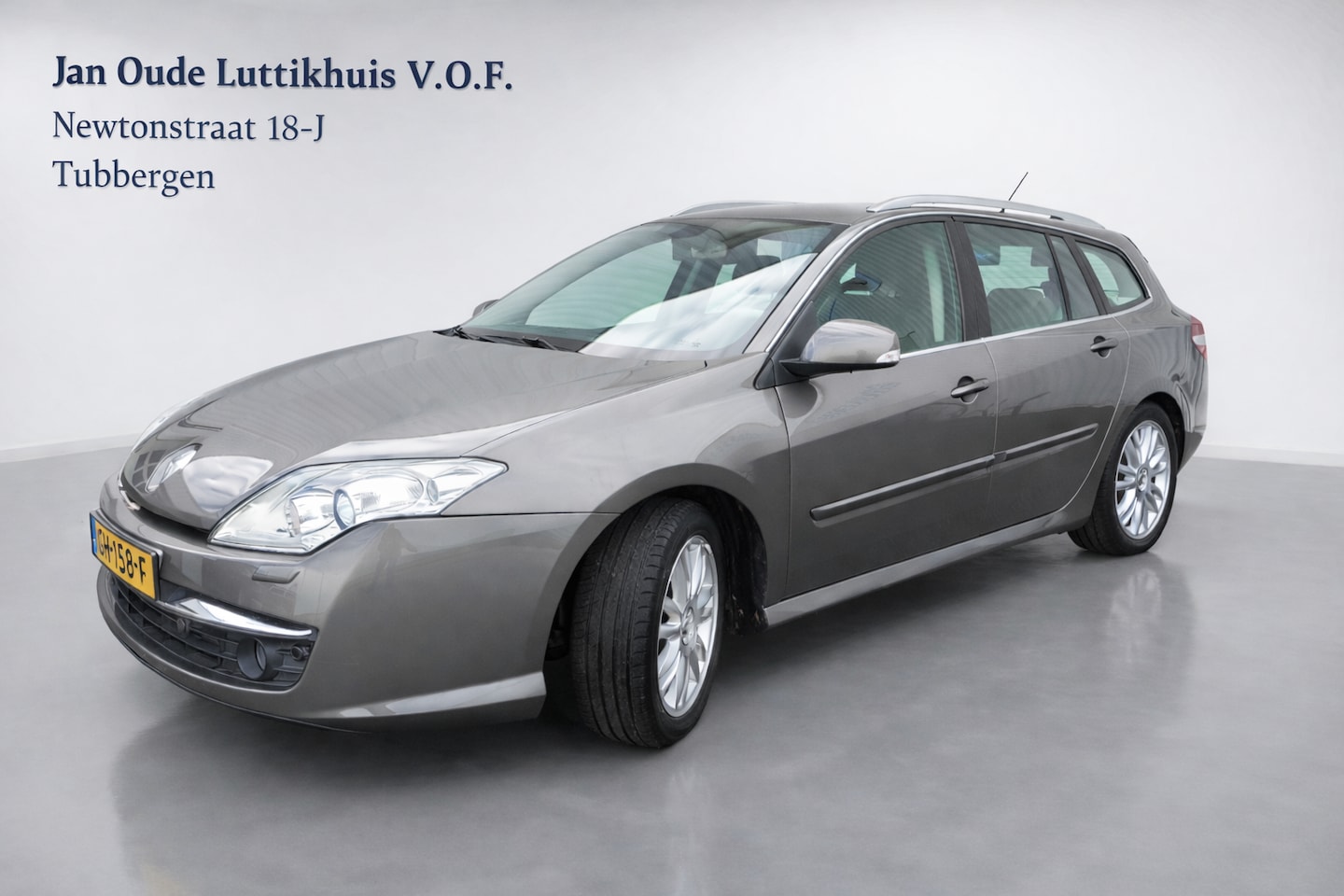 Renault Laguna Estate - 2.0 16V T Initiale 125KW Estate AUT 2008 Grijs - AutoWereld.nl