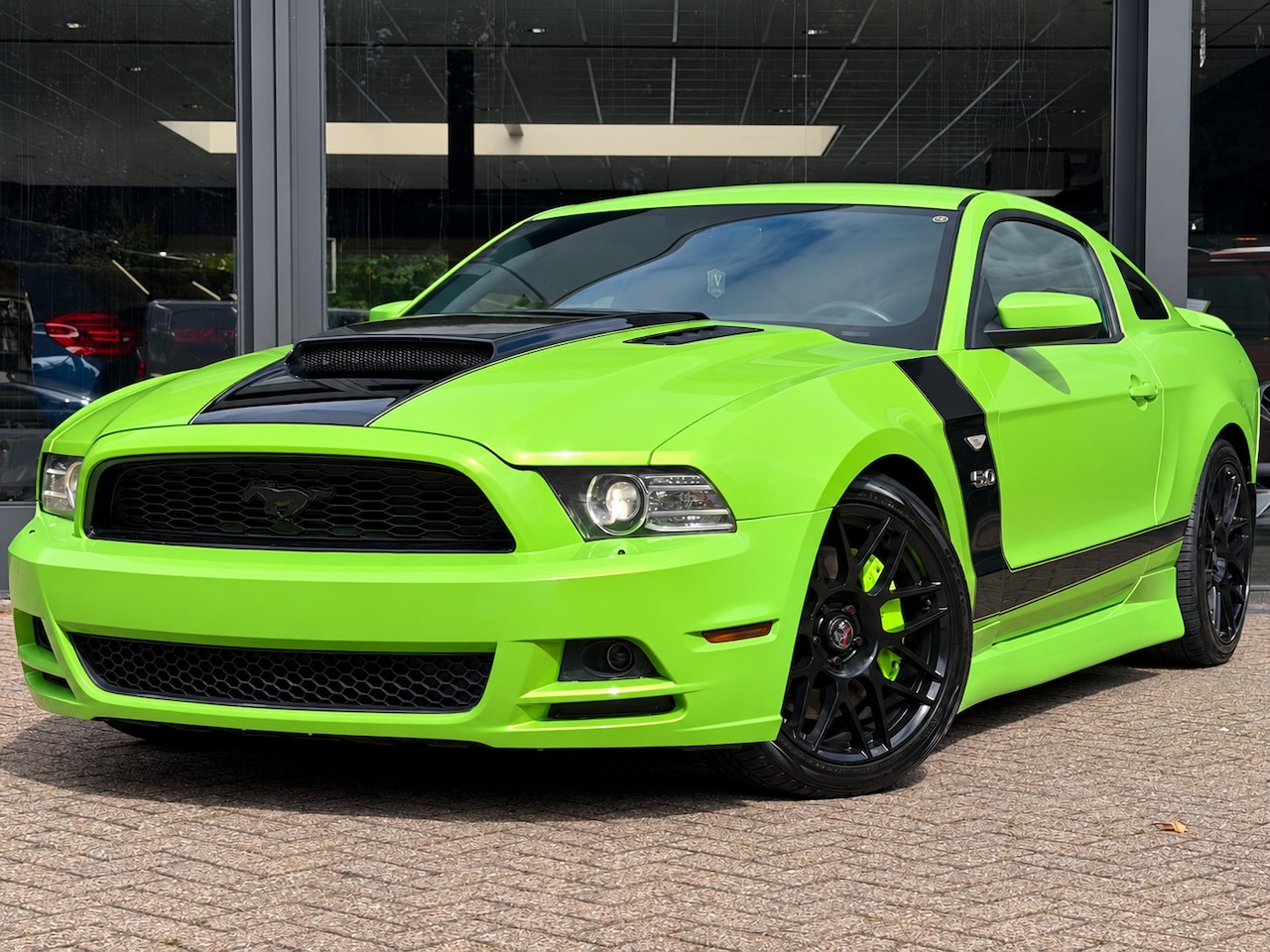 Ford Mustang - USA 5.0 V8 GT Cervini Manual 424pk Recaro Shaker Audio CarPlay Camera Navi - AutoWereld.nl