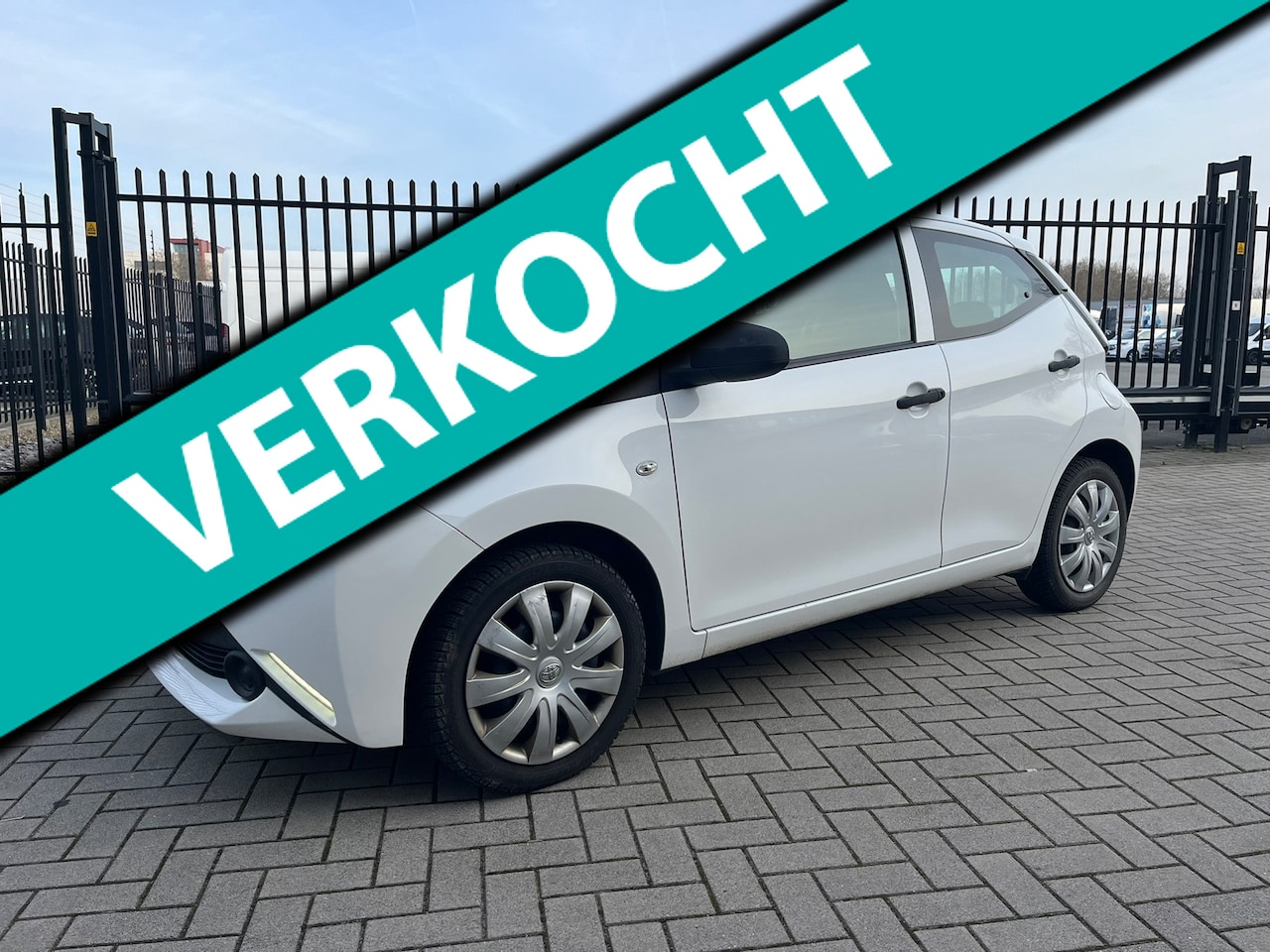 Toyota Aygo - 1.0 VVT-i x Airco Xenon Blue NIEUWE KOPPELING - AutoWereld.nl