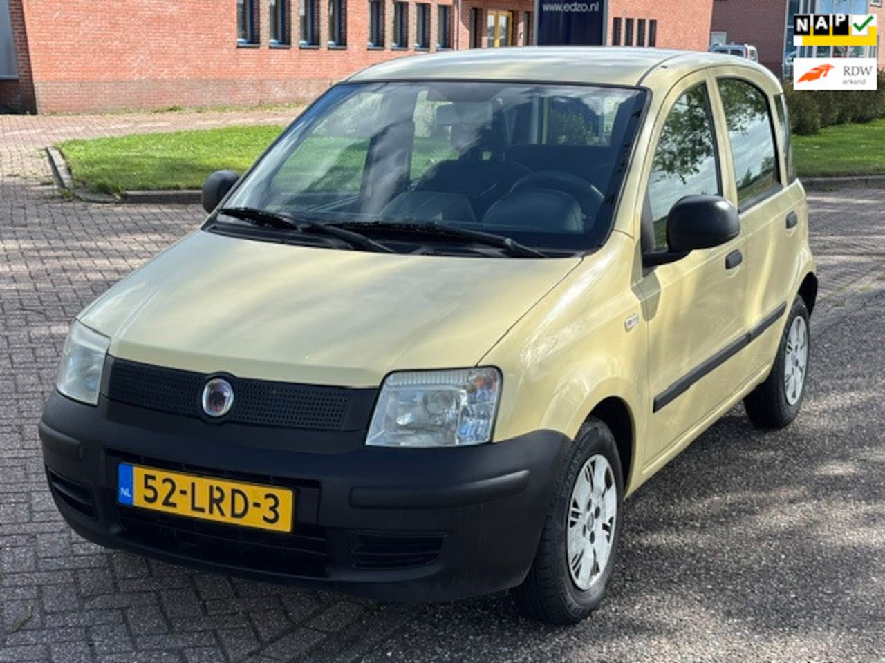 Fiat Panda - 1.2 Actual Stuurbekrachtiging Audio-CD/MP3 Getint glas ABS Achterbank neerklapbaar Dealero - AutoWereld.nl