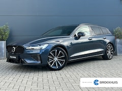 Volvo V60 - 2.0 T8 Plug-in hybrid AWD Plus Dark | Panoramadak | Trekhaak | HUD | Harman/Kardon |