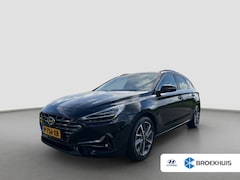 Hyundai i30 Wagon - 1.5 T-GDi MHEV 160pk Premium | Trekhaak | Camera | Cruise controle | Dodehoek detectie | F