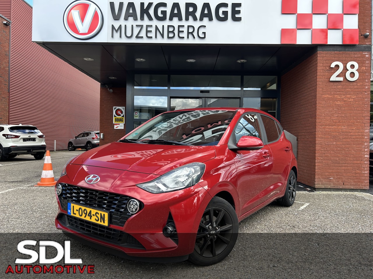 Hyundai i10 - 1.0 Comfort 1e EIGENAAR!! // APPLE CARPLAY / ANDROID AUTO // CRUISE // ELEK. RAMEN // LMV - AutoWereld.nl