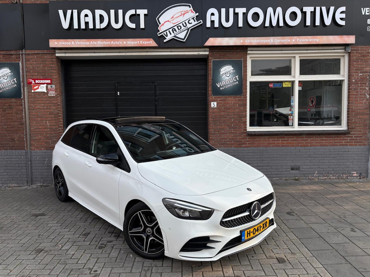 Mercedes-Benz B-klasse - 180 Business Solution AMG Pano Led Cruise Camera NL Auto - AutoWereld.nl