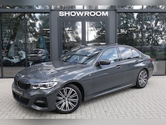 BMW 3-serie - 320i High Executive PANO H&K LEDER