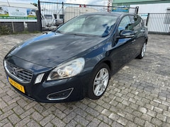 Volvo V60 - 2.0 D4 Kinetic 5 CILINDER