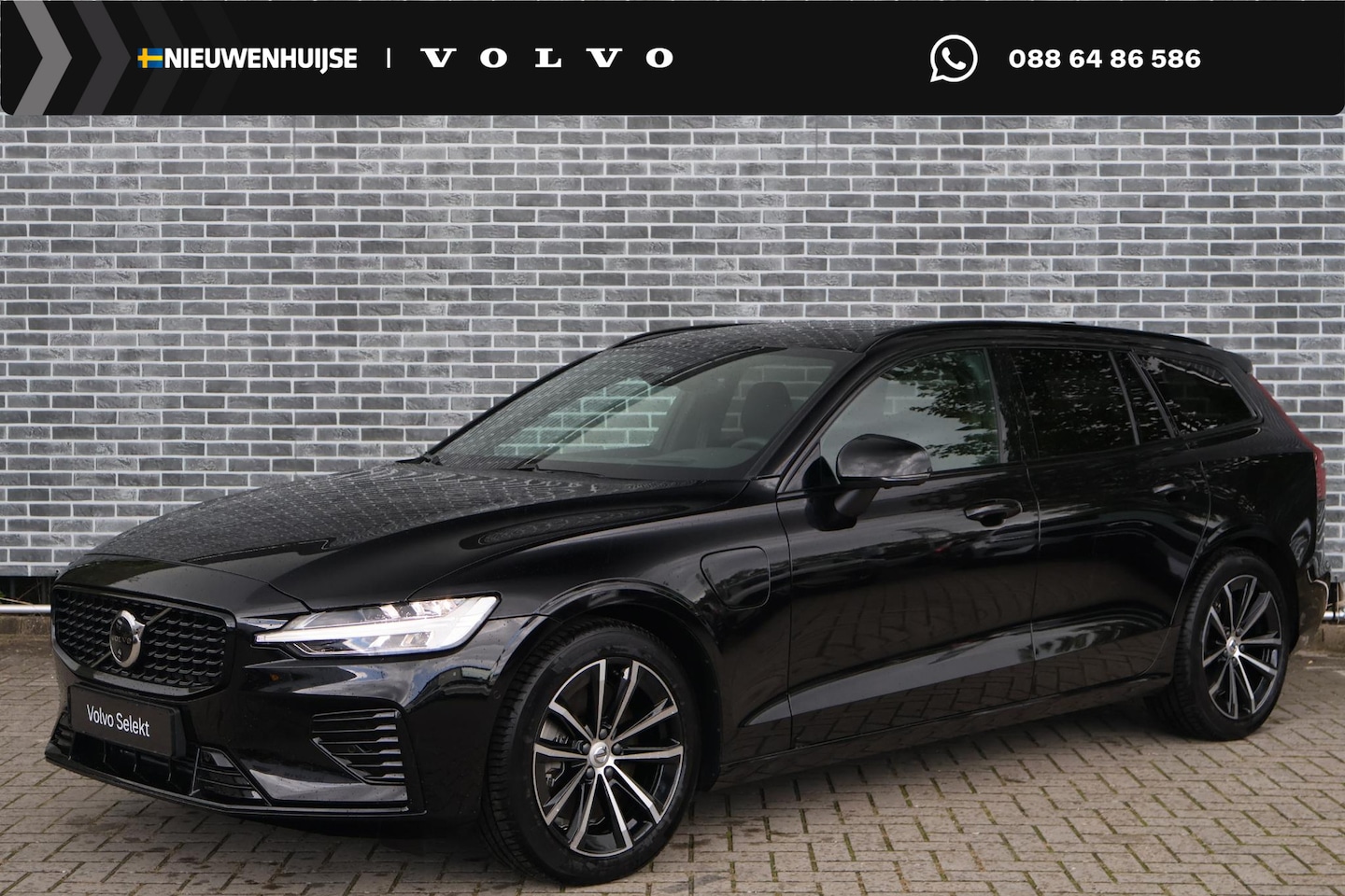 Volvo V60 - 2.0 T8 Plug-in hybrid AWD Ultra Dark | PHEV | Trekhaak | Sportstoelen | Panoramadak | Harm - AutoWereld.nl