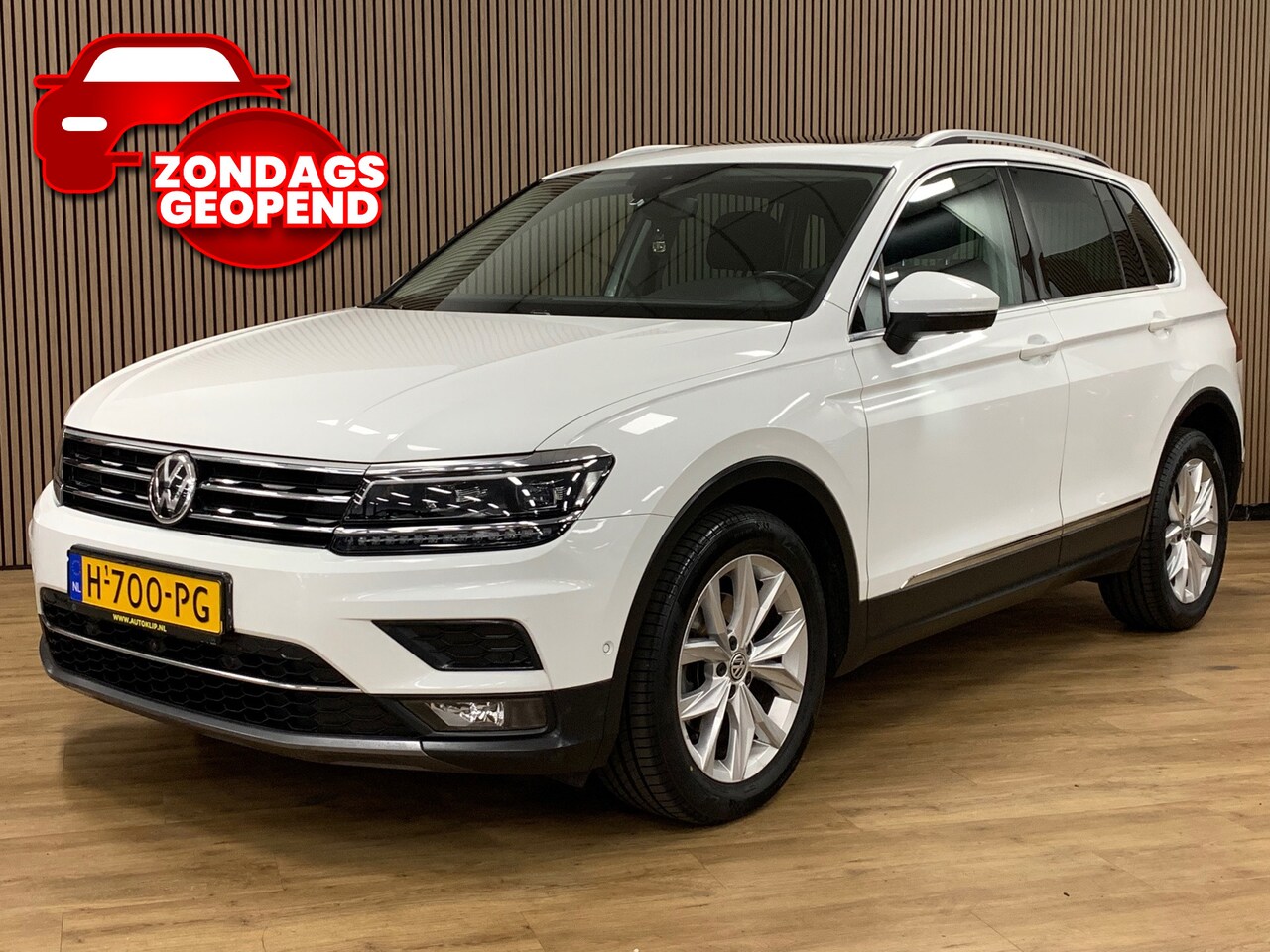 Volkswagen Tiguan - 1.5 TSI ACT Highline Business R|Automaat|Opendak|Navigatie| - AutoWereld.nl