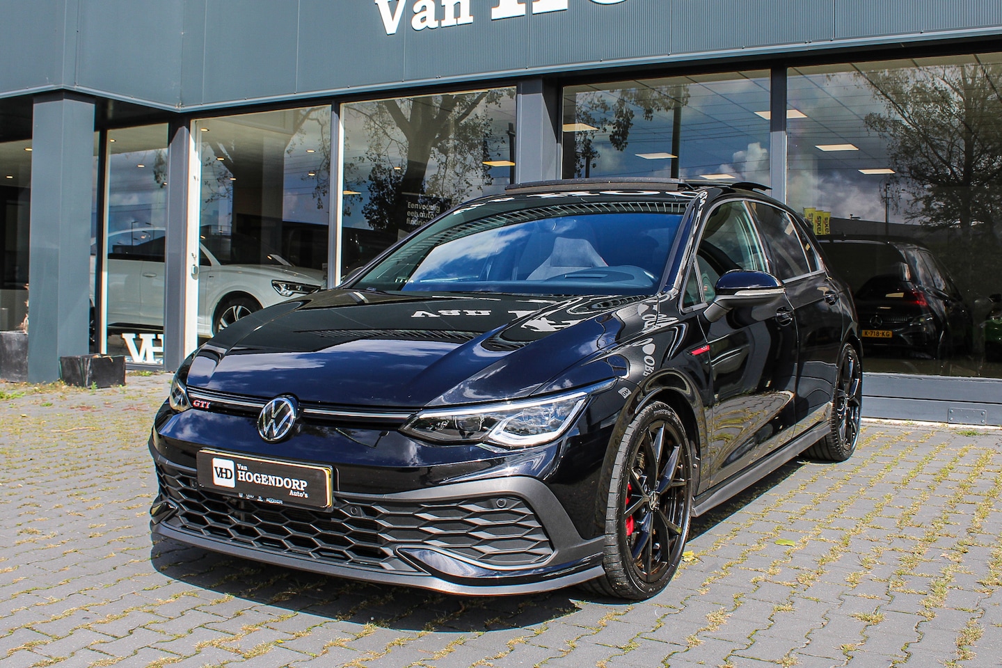 Volkswagen Golf - 2.0 TSI GTI CLUBSPORT PANO NAVI HUD H&K CAMERA - AutoWereld.nl