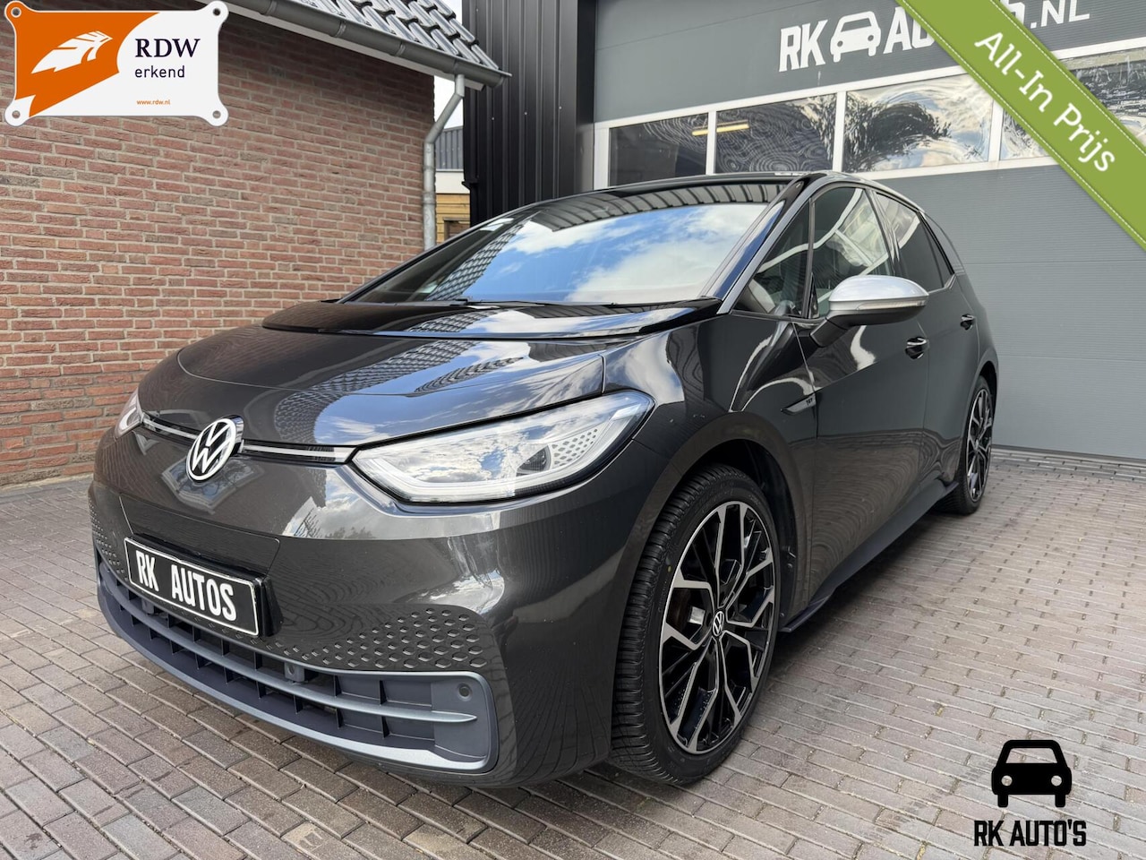 Volkswagen ID.3 - First Plus 58 kWh / Pano / Nieuwstaat / NL - AutoWereld.nl