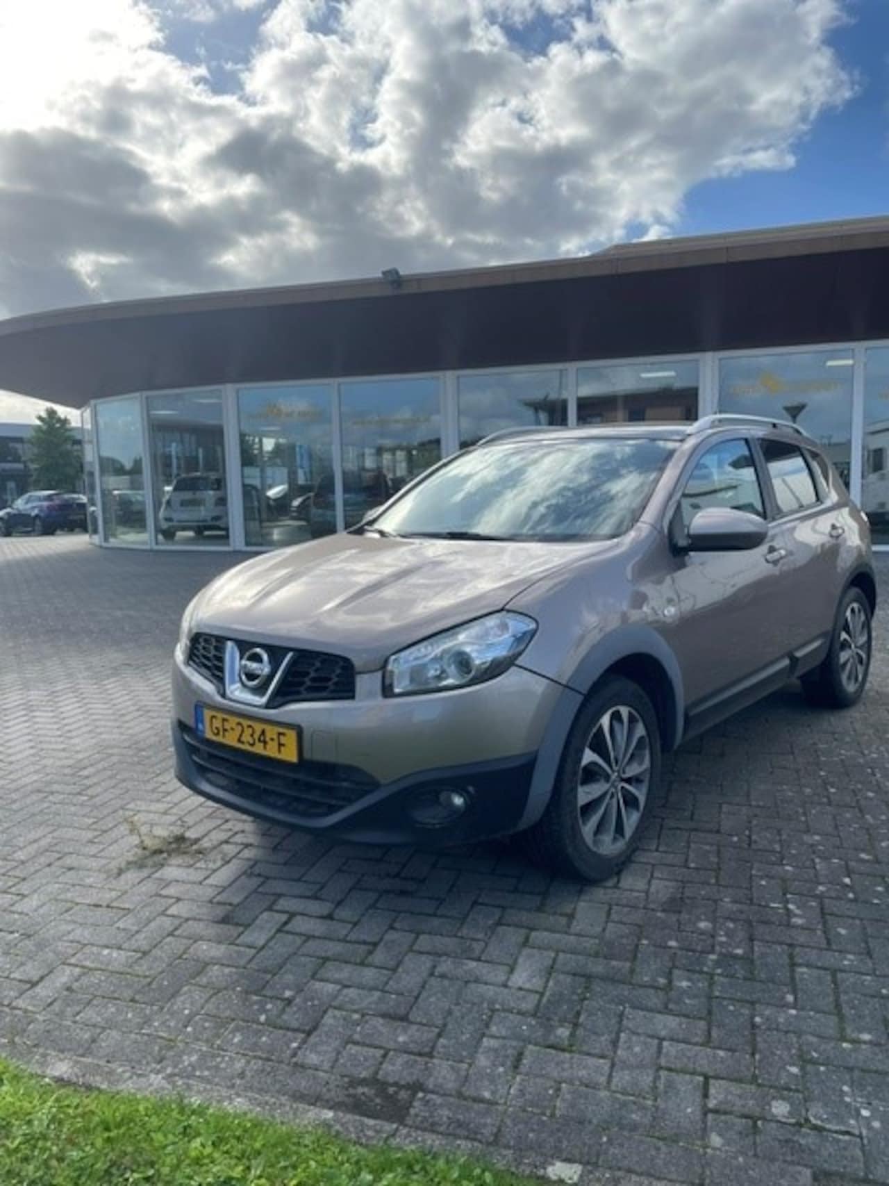 Nissan Qashqai - 2.0 Connect Edition 4WD Goed onderhouden maar ziet er niet uit - AutoWereld.nl