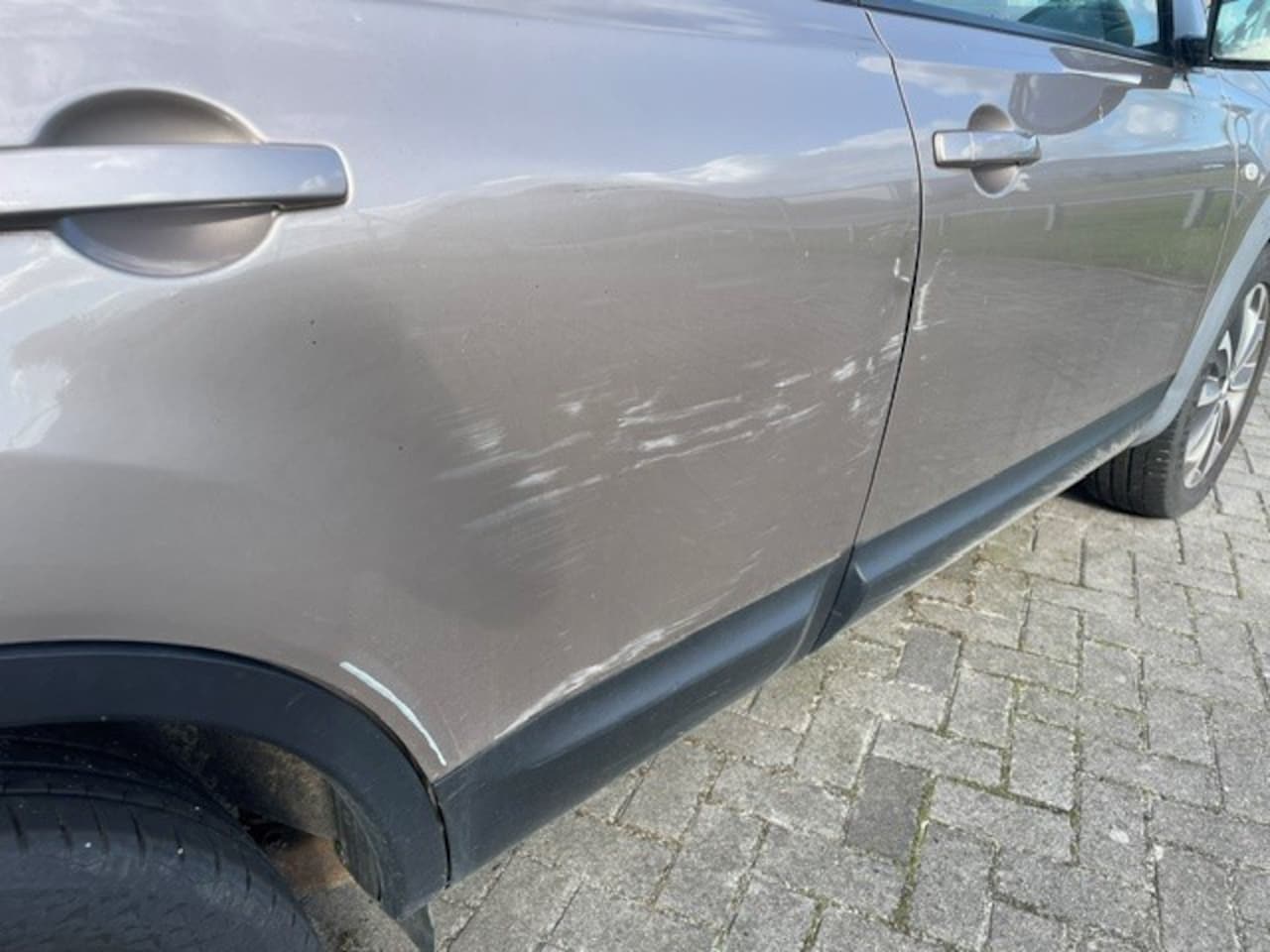 Nissan Qashqai - 2.0 Connect Edition 4WD Goed onderhouden maar ziet er niet uit - AutoWereld.nl