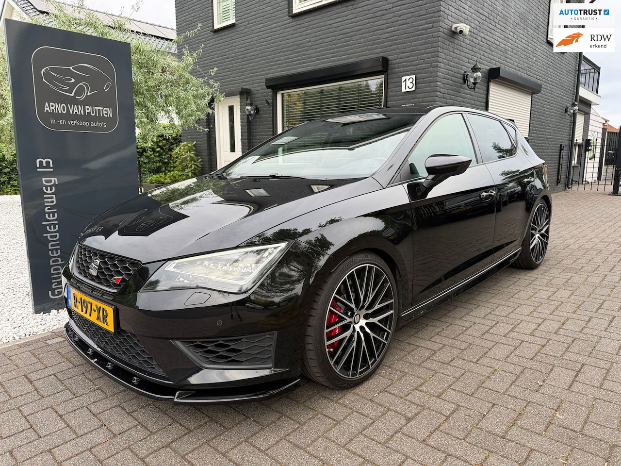 SEAT Leon - 2.0 TSI Cupra 380PK /Leer /Pano /Zeer netjes! - AutoWereld.nl