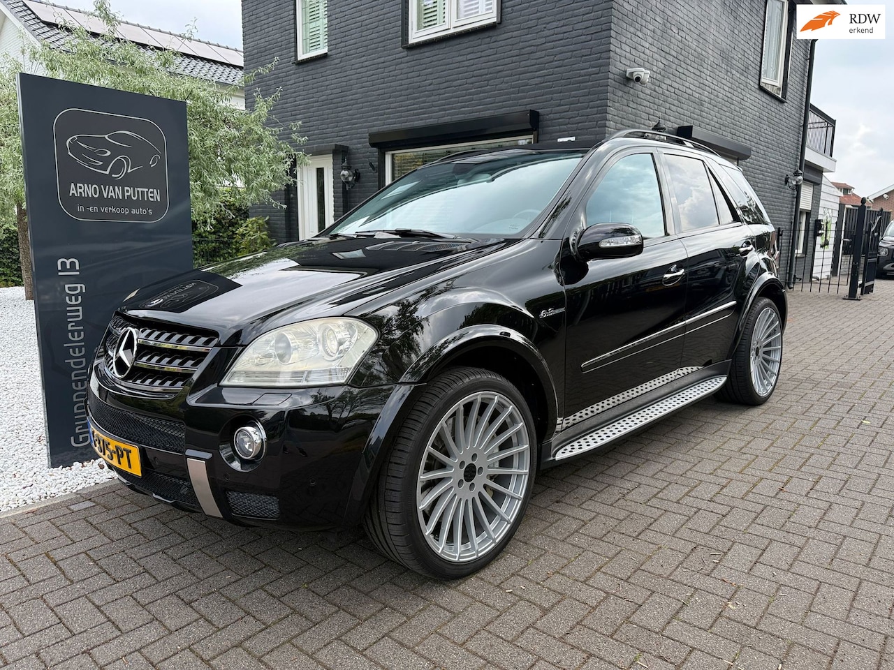 Mercedes-Benz M-klasse - AMG 63 met 22 inch velgen - AutoWereld.nl
