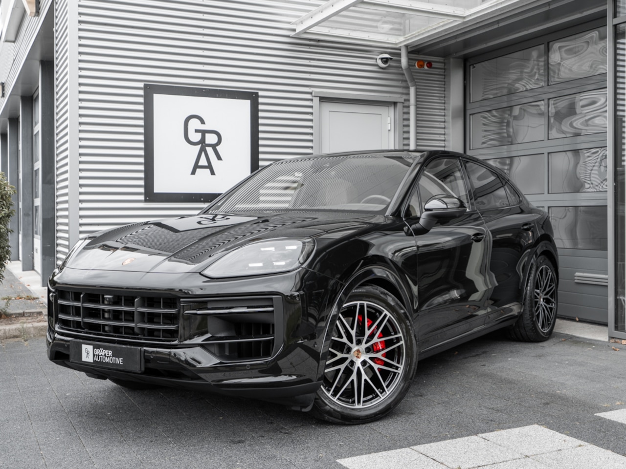 Porsche Cayenne Coupé - 3.0 E-Hybrid | SportDesign | Luchtvering | Sportuitlaat | BOSE | - AutoWereld.nl