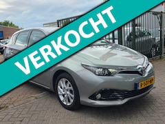 Toyota Auris - 1.8 Hybrid Aspiration Navigatie achteruit camera cruis control trekhaak airco