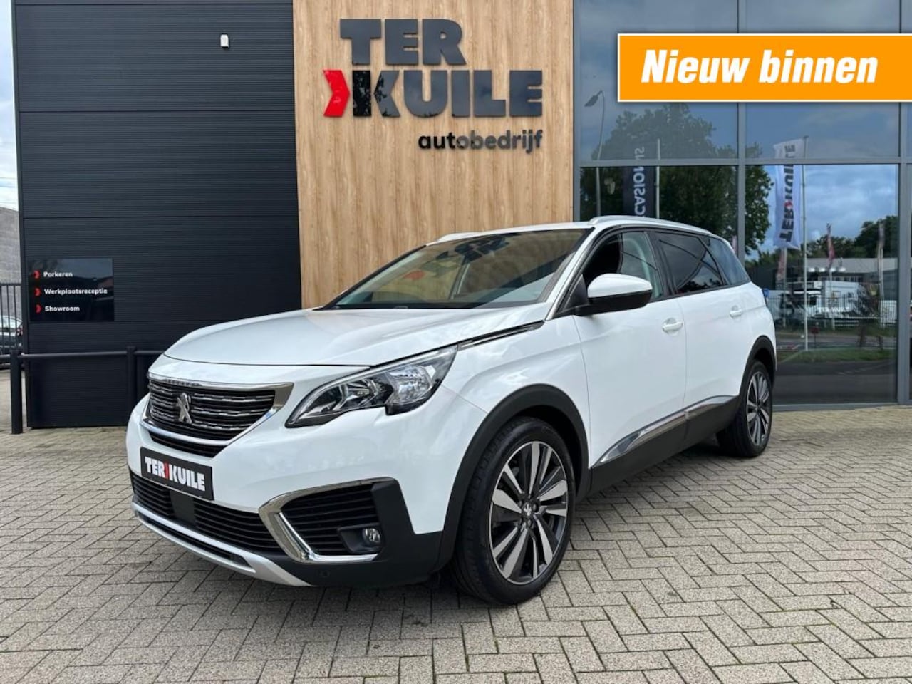 Peugeot 5008 - 1.2 Puretech Allure / Carplay / 7 pers. - AutoWereld.nl