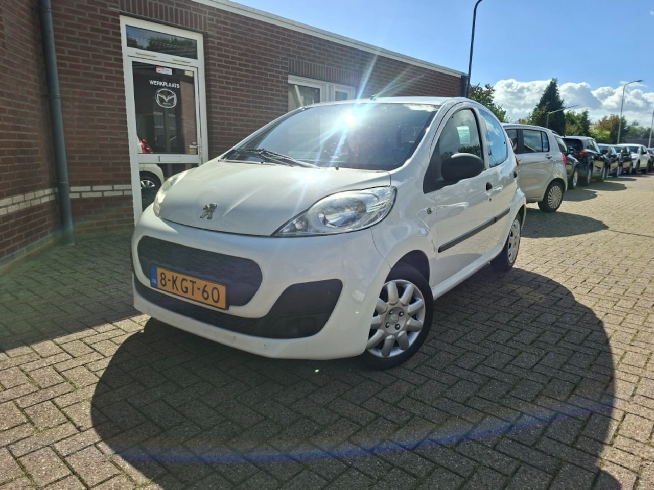Peugeot 107 - 1.0 BLUE LEASE   airco / 5 deurs - AutoWereld.nl