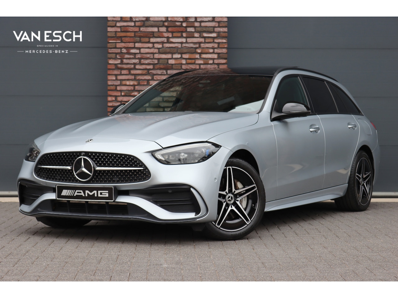 Mercedes-Benz C-klasse Estate - 300 e AMG Line | Panoramadak | Burmester | Distronic | Memory | Leder | Trekhaak | Digital - AutoWereld.nl