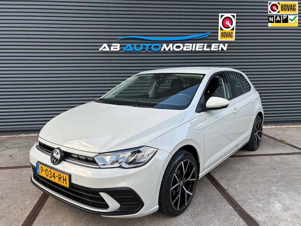 Volkswagen Polo - 1.0 TSI Life PARKEER SENSOREN/ CARPLAY/ KEYLESS - AutoWereld.nl