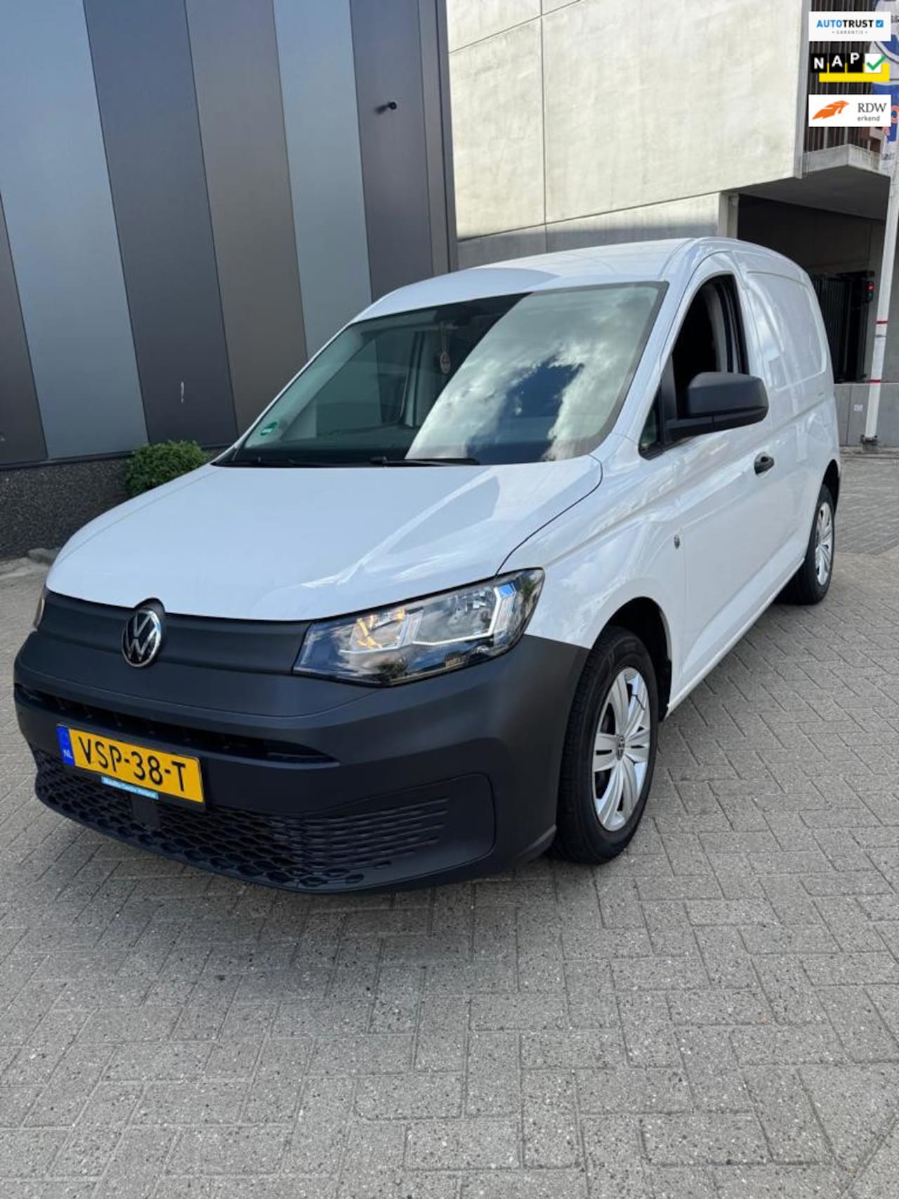 Volkswagen Caddy Cargo - 2.0 TDI122PK PDC/MULTI-STUUR-APPCONNECT/NETTE STAAT - AutoWereld.nl