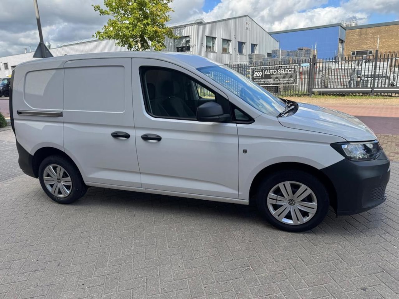 Volkswagen Caddy Cargo - 2.0 TDI122PK PDC/MULTI-STUUR-APPCONNECT/NETTE STAAT - AutoWereld.nl