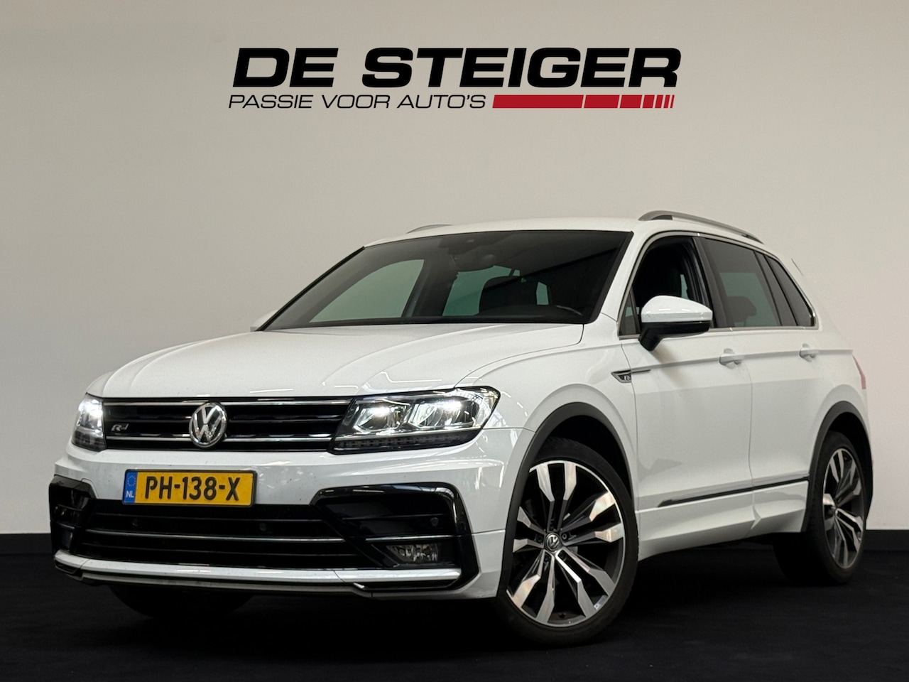 Volkswagen Tiguan - 1.4 TSI ACT 3 x R line Virtual Dealer Onderhouden NAP - AutoWereld.nl