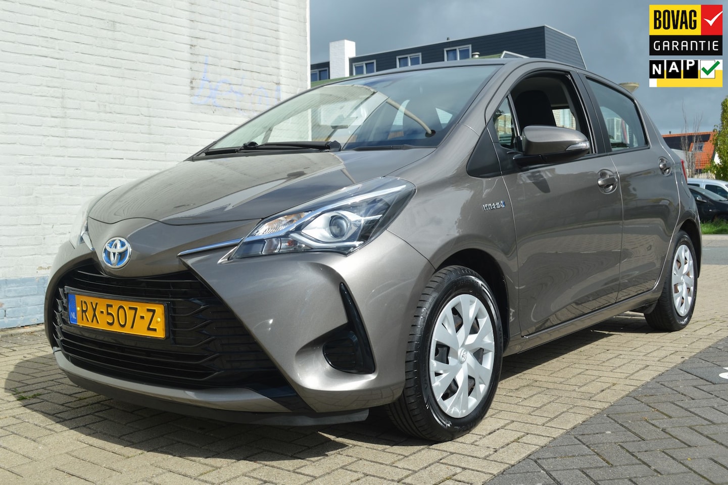 Toyota Yaris - 1.5 Hybrid Aspiration Automaat / 1e eigenaar / BOVAG RIJKLAARPRIJS - AutoWereld.nl