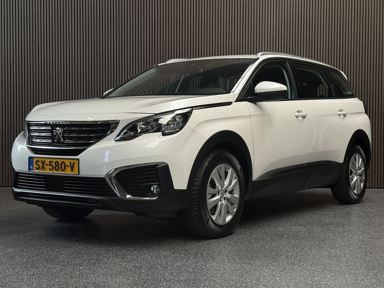 Peugeot 5008 - 1.2 PureTech Allure | Carplay | Camera | Riem v.v. - AutoWereld.nl