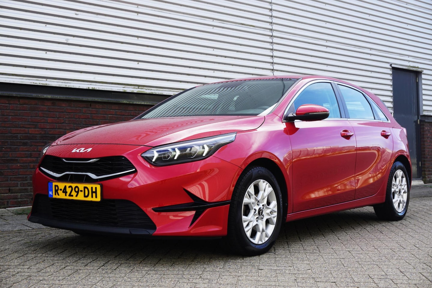Kia Cee'd - Ceed 1.0 T-GDi DynamicLine/120PK/All-Seasonbanden/ 1e Eigenaar. - AutoWereld.nl