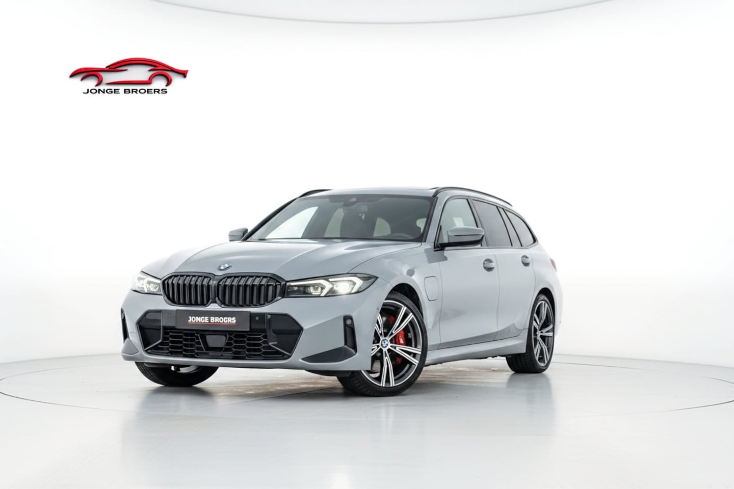 BMW 3-serie Touring - 330e Pano/M-Sport/HUD/Trekhaak - AutoWereld.nl