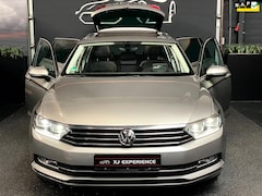 Volkswagen Passat Variant - 1.6 TDI Connected Plus PANO HUD LEER AUTOMAAT TREKH