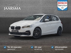 BMW 2-serie Active Tourer - 220i High Executive | Afneembare Trekhaak | Stoelverwarming | Achteruitrijcamera | Elek. A