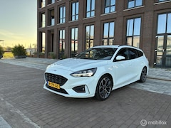 Ford Focus Wagon - 1.5 EcoBoost ST Line Led Clima Navi Ex BPM
