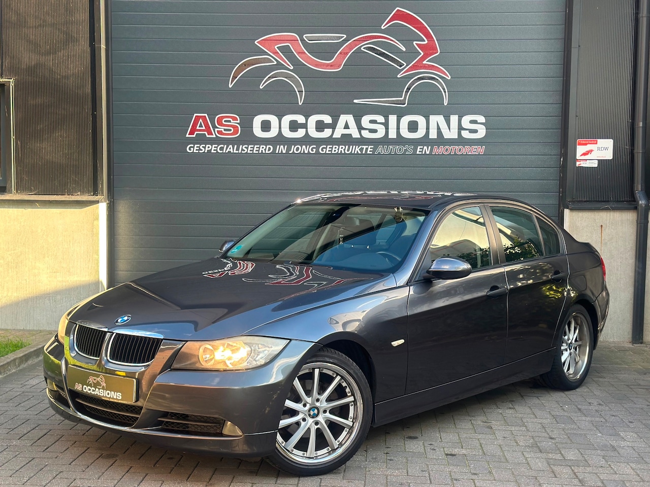 BMW 3-serie - 320i AUTOMAAT - Cruise - Airco - Parksens - AutoWereld.nl