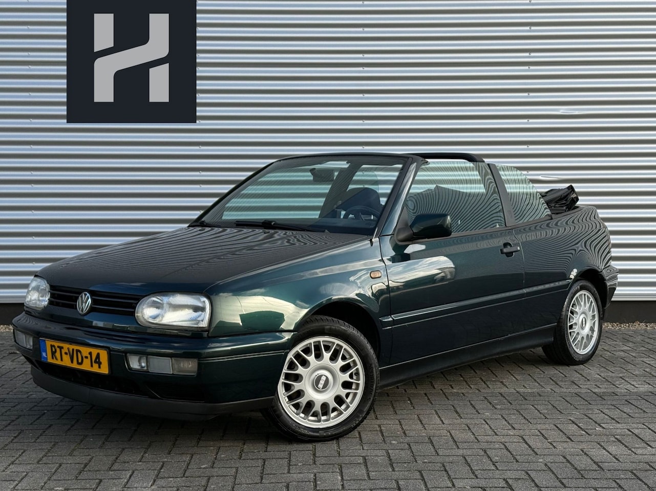 Volkswagen Golf Cabriolet - 1.8 35.964 km 1e eigenaar Org. NL - AutoWereld.nl