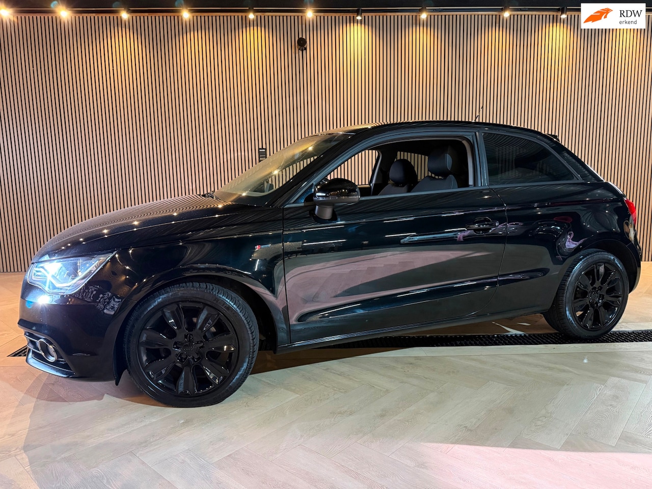 Audi A1 - 1.2 TFSI S-Line | Black on Black | LED | Bluetooth - AutoWereld.nl