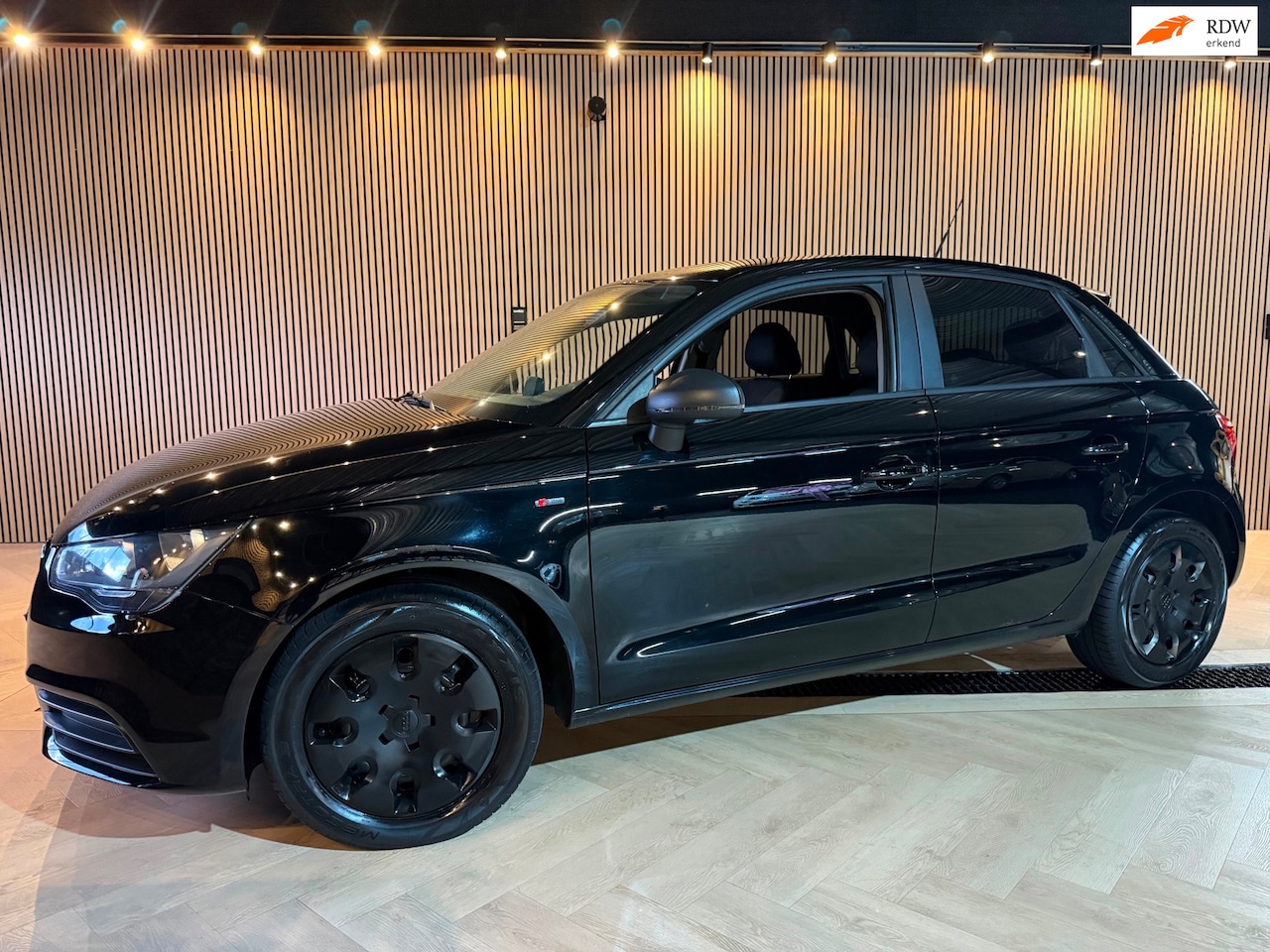Audi A1 Sportback - 1.4 TFSI S-Line | Black on Black | Navi | Bluetooth - AutoWereld.nl
