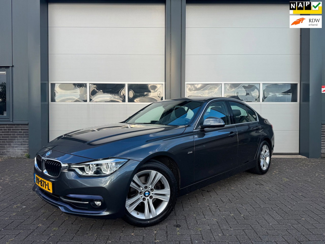 BMW 3-serie - 320i Corporate Lease Executive Sport Line - AutoWereld.nl