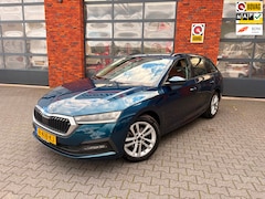 Skoda Octavia Combi - 1.0 TSI Business Edition | Camera | Keyless entry| Trekhaak